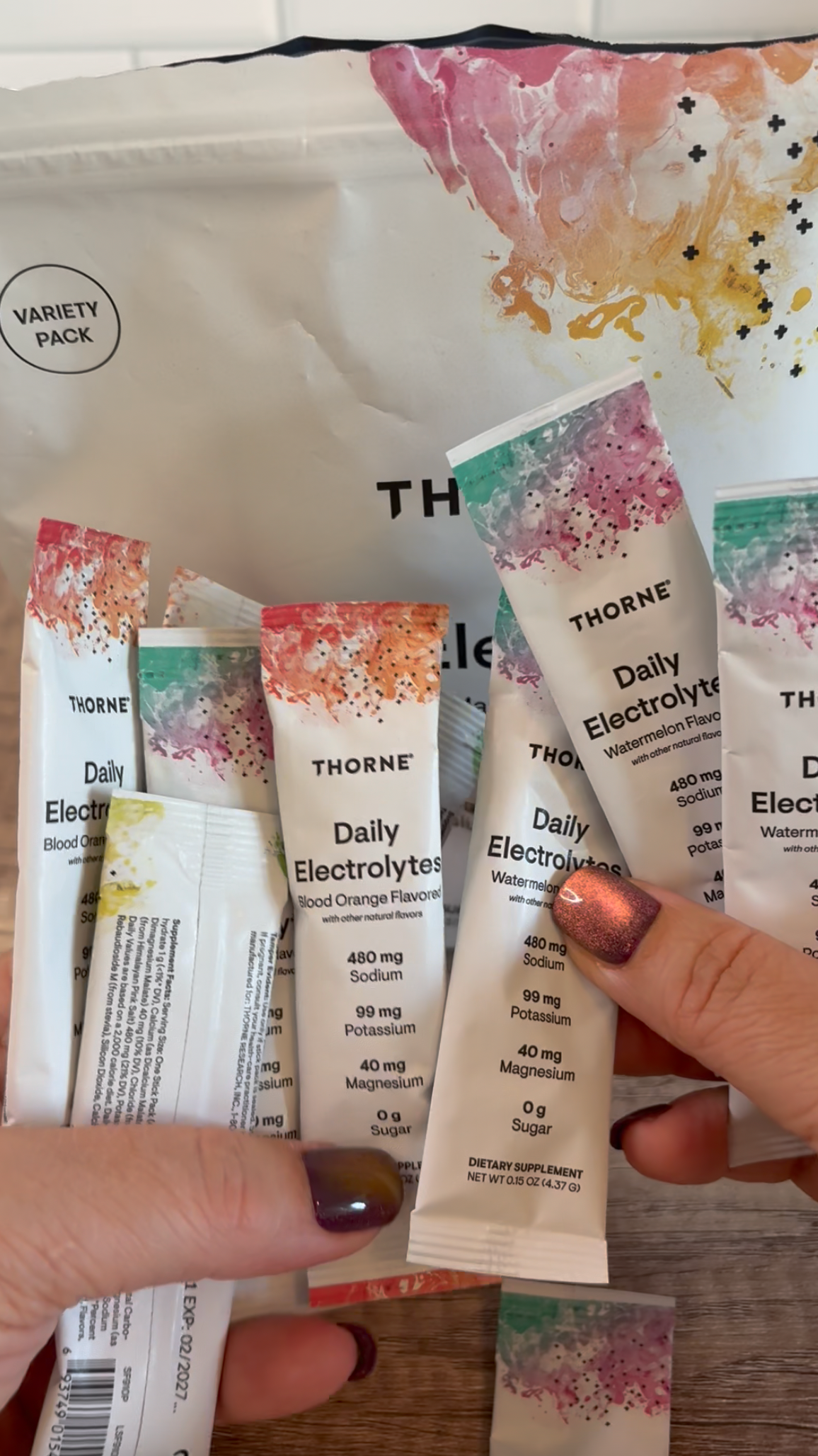 THORNE Daily Electrolytes Electrolyte Powder Drink Mix 30 Stick Packs in Pakistan thumbnail 3